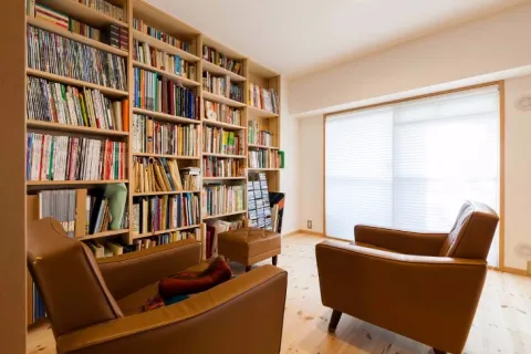 ساعة بين كتبك ساعة بين كتبك