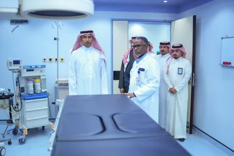GdeM6RhXQAAWqix.jpg