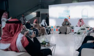 "مقهى سطام الثقافي" يجمع نخباً أكاديمية وأدبية وإعلامية في جلسة حوارية حول مستقبل التأليف وصناعة المعرفة