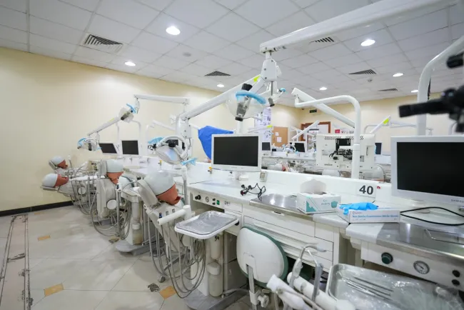 ابتسامة مشرقة