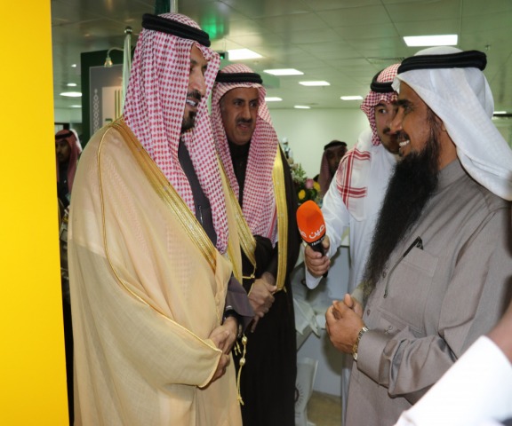 زيارة صاحب السمو الملكي الدكتور فيصل بن محمد بن ناصر بن عبدالعزيز آلأ سعود لمعرض وحدة الوعي الفكري