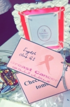 عمادة السنة التحضيرية (شطر الطالبات)تنظم ركن تعريفي عن سرطان الثدي.